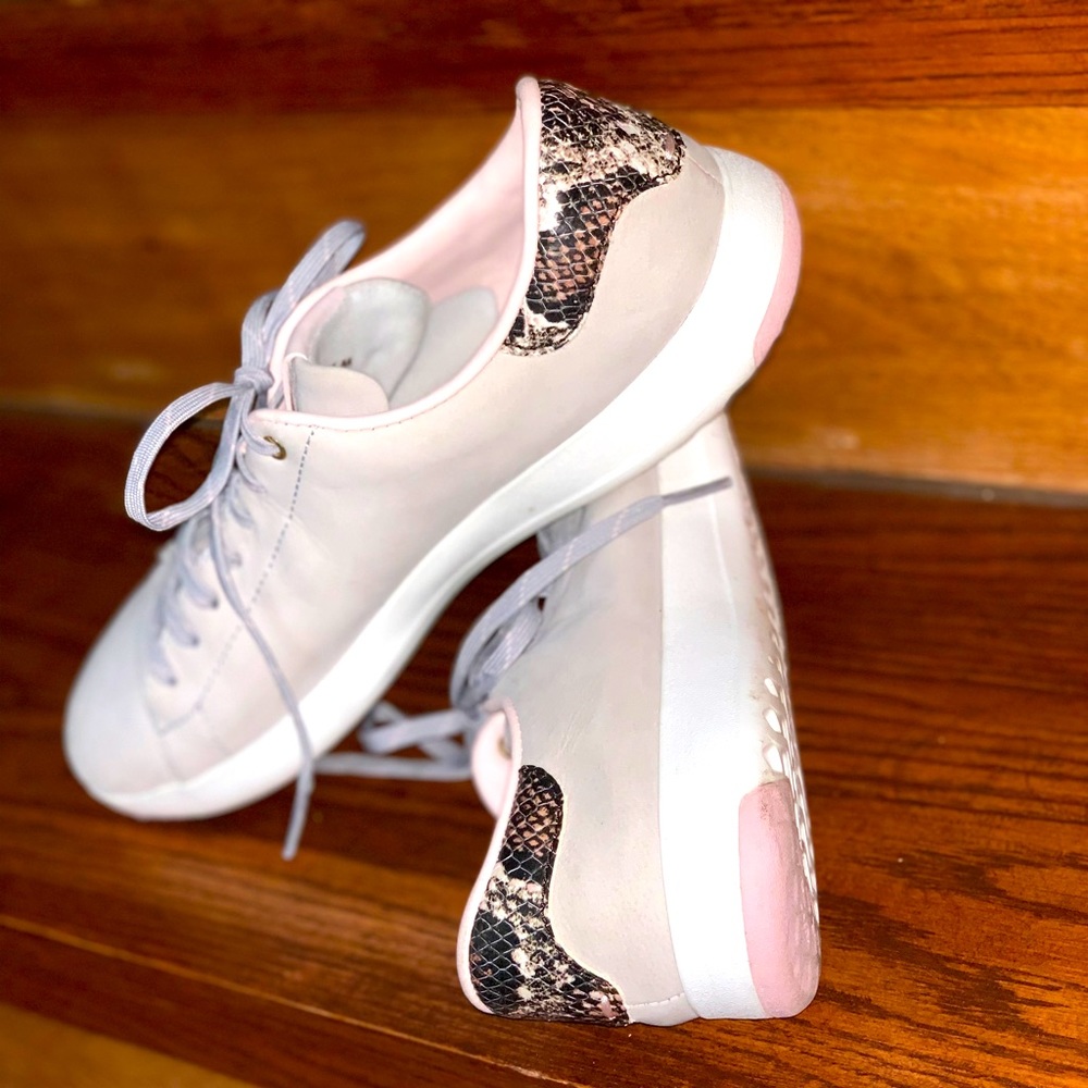 Stylish kicks